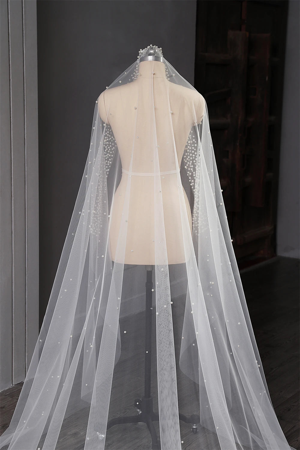 Pearls Wedding Veil 1 Layer Long Bridal Cathedral Veil With Pearls Mantilla Luxurious Tulle Crystal Bride Veil Hair Accessories