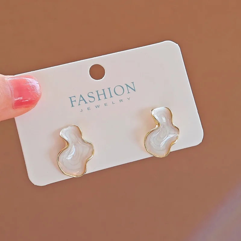 Abstract Alien White Color Cloud Irregular Stud Earring for Women Temperament Ear Jewelry Simple Christmas Valentine's Day Gift