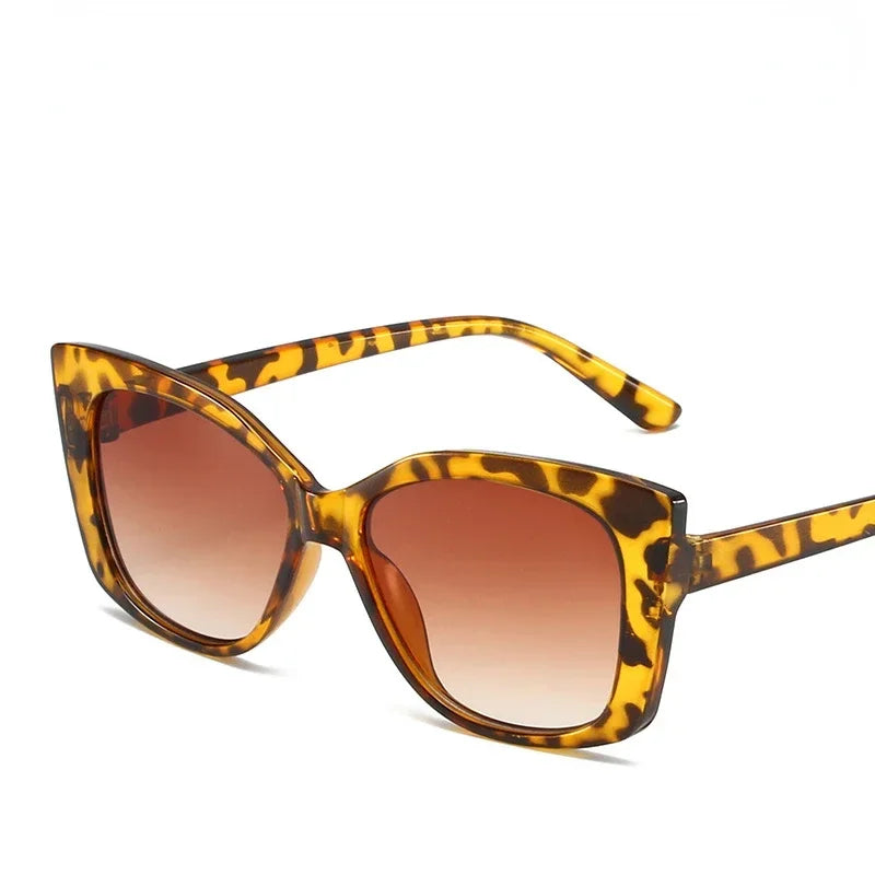 New Fashion Cat Eye Sunglasses Female Luxury Brand Designer Sun Glasses for Women Travelling Sun Shades Glasses High Definition