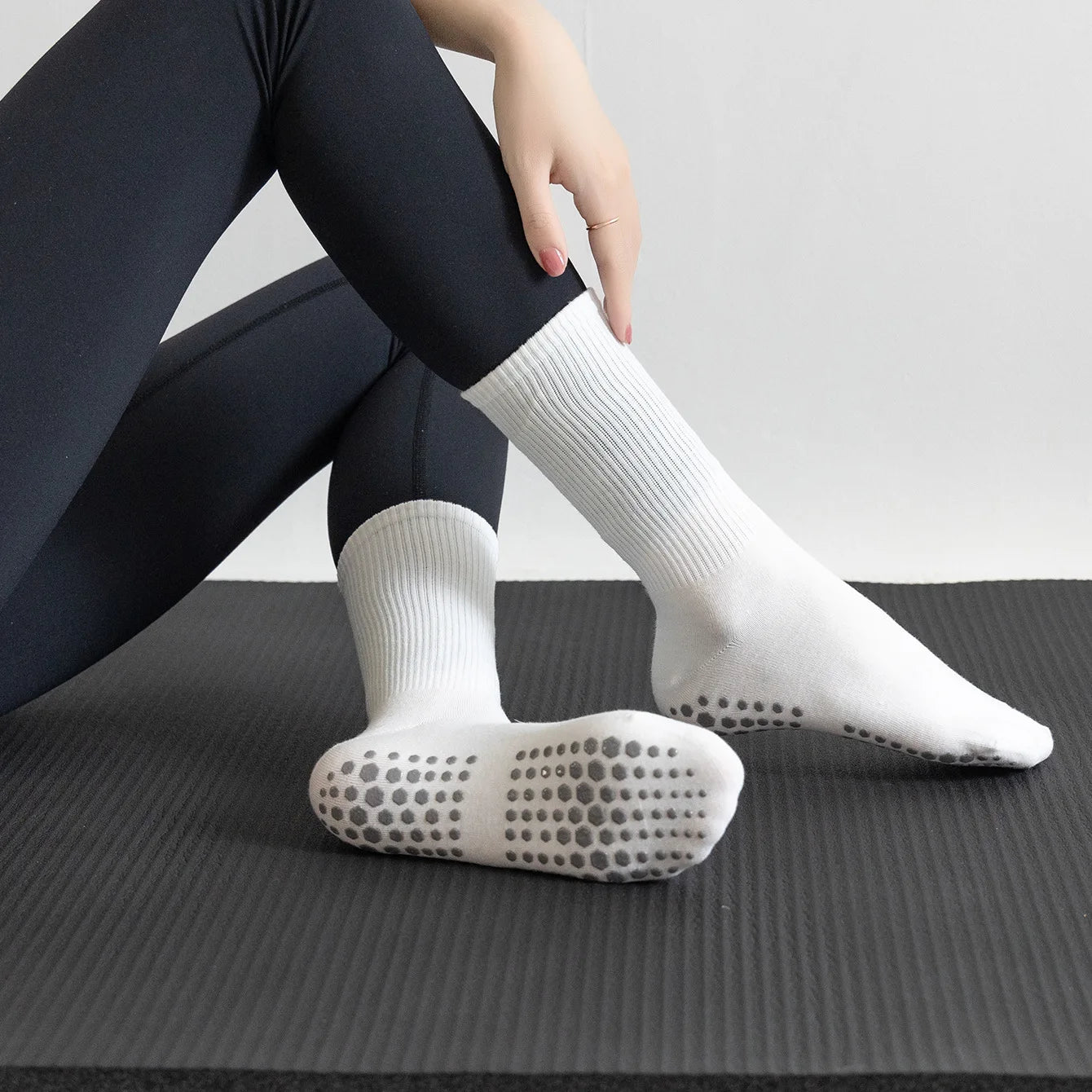 1Pair Yoga Socks for Women Nylon Pure Cotton Non Slip Section Bandage Sports Ballet Dance Sock Moisture Absorption Perspiration